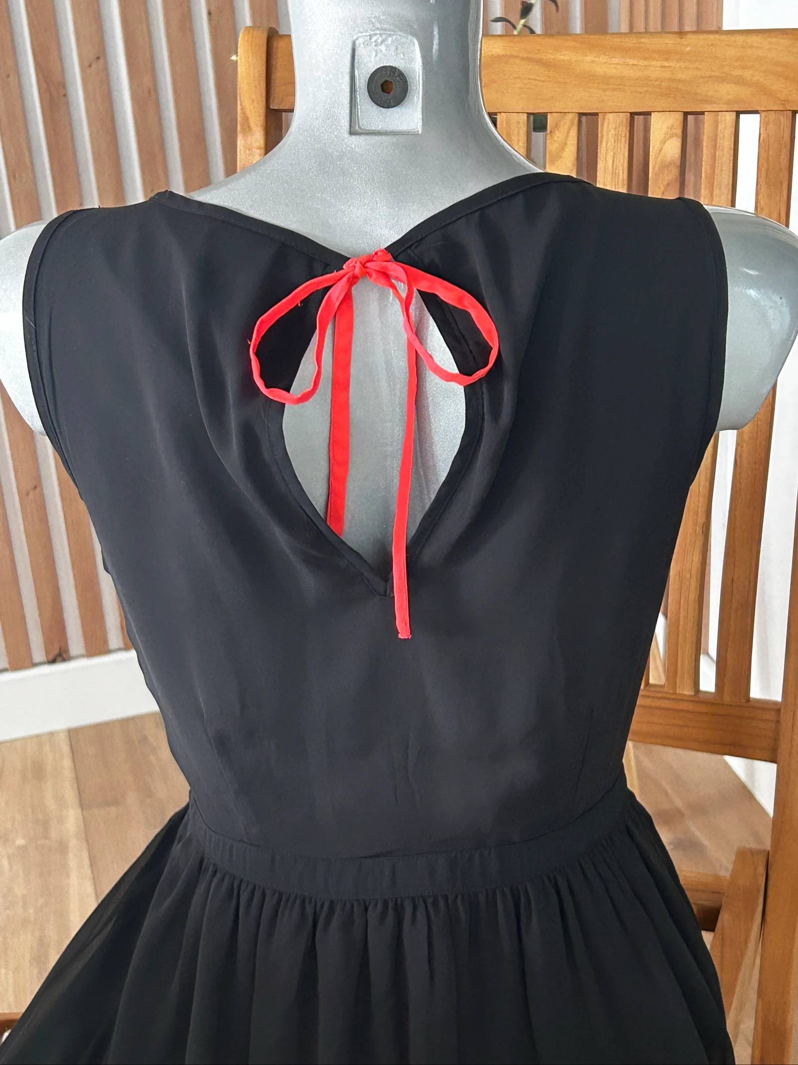 Fluid black dress Only size 38 – Like new – photo 10